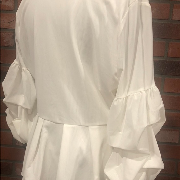 Size large CQBYCQ off white faux scale trimmed peplum jacket - Picture 4 of 4